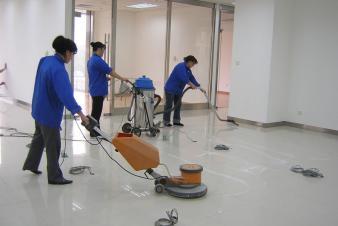 昆明專業保潔服務 開荒、高空、地毯、油煙機清洗與石材翻新全解析